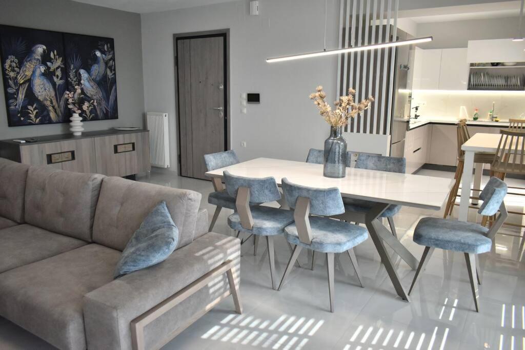 Modern Luxury * Karditsa
